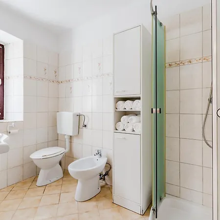 House Pod Ledinco *