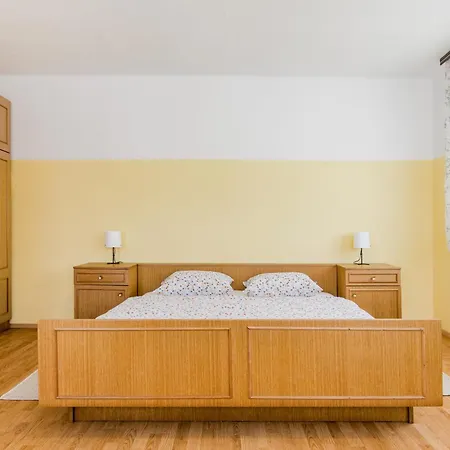 Dom wakacyjny House Pod Ledinco *