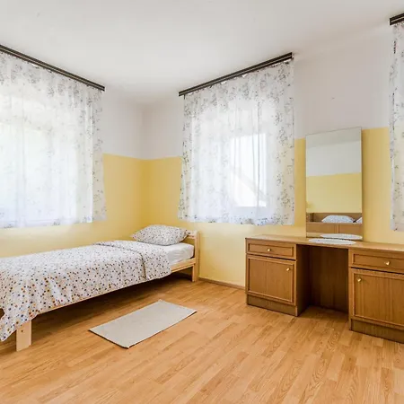 House Pod Ledinco *