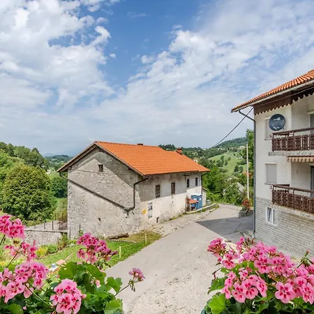 Dom wakacyjny House Pod Ledinco *